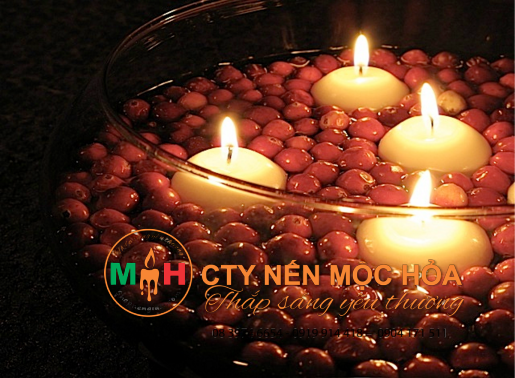 Đặt những hũ nến nổi tinh dầu xả xung quanh nhà để các con muỗi tránh xa nhà bạn nhé! Đặt những hũ nến nổi tinh dầu xả xung quanh nhà để các con muỗi tránh xa nhà bạn nhé!