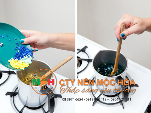 Thêm màu và hương liệu cho nến ly giá rẻ của bạn Thêm màu và hương liệu cho nến ly giá rẻ của bạn