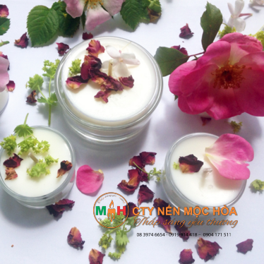 Để kích thích giác quan, bạn nên sử dụng hương hoa vào mùa xuân và hương trái cây vào mùa hè Để kích thích giác quan, bạn nên sử dụng hương hoa vào mùa xuân và hương trái cây vào mùa hè