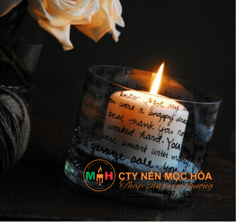 Nghệ thuật làm nến tuy có vẻ đơn giản nhưng để có được những cây nến nghệ thuật đẹp đòi hỏi cả một bàn tay lành nghề cùng óc thẩm mĩ tinh tế.  Nghệ thuật làm nến tuy có vẻ đơn giản nhưng để có được những cây nến nghệ thuật đẹp đòi hỏi cả một bàn tay lành nghề cùng óc thẩm mĩ tinh tế.