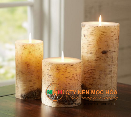 Trong tiếng Anh, nến được gọi là Candle lấy nguồn gốc từ chữ Latin “candera” , tạm dịch là “ tỏa sáng”.  Trong tiếng Anh, nến được gọi là Candle lấy nguồn gốc từ chữ Latin “candera” , tạm dịch là “ tỏa sáng”.