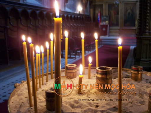 Kể từ năm 1976, Ủy ban An toàn Sản phẩm tiêu dùng đã cảnh báo ngành công nghiệp nến về sự nguy hiểm của các sợi bấc lõi chì và Hiệp Hội Nến Mỹ đã thống nhất không được phép dùng loại bấc độc hại này trong nến Kể từ năm 1976, Ủy ban An toàn Sản phẩm tiêu dùng đã cảnh báo ngành công nghiệp nến về sự nguy hiểm của các sợi bấc lõi chì và Hiệp Hội Nến Mỹ đã thống nhất không được phép dùng loại bấc độc hại này trong nến