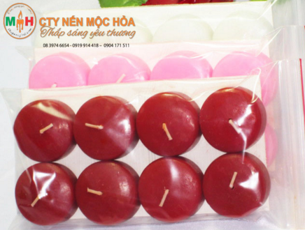 Các đốm lửa bập bềnh trông như các ngôi sao ấm áp ngự trị trên dãy ngân hà Các đốm lửa bập bềnh trông như các ngôi sao ấm áp ngự trị trên dãy ngân hà