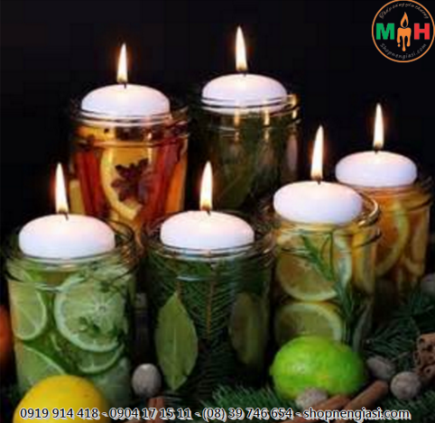 Những hũ nến thả nước được ra đời như một quá trình sáng tạo cho truyền thống đáng yêu của người Tây Phương Những hũ nến thả nước được ra đời như một quá trình sáng tạo cho truyền thống đáng yêu của người Tây Phương