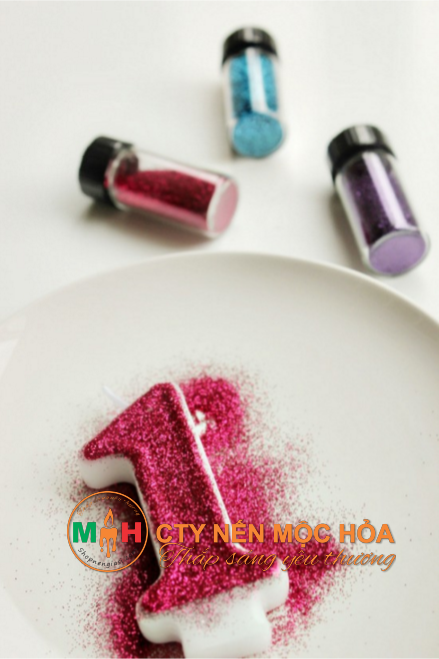 Để nến một nơi thoáng mát, ít người qua lại Để nến một nơi thoáng mát, ít người qua lại