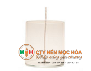 Bạn có thể sử dụng một cây bút rỗng hoặc ống hút để giúp sợi bấc đứng vững. Bạn có thể sử dụng một cây bút rỗng hoặc ống hút để giúp sợi bấc đứng vững.