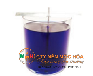 Nếu bạn đổ quá nhanh, sáp có thể văng lên bề mặt và tạo thành các bong bóng khí nhỏ trên bề mặt sáp. Nếu bạn đổ quá nhanh, sáp có thể văng lên bề mặt và tạo thành các bong bóng khí nhỏ trên bề mặt sáp.