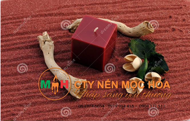 Màu đỏ đã bắt rễ sâu trong thế giới vật chất và việc đốt nến nghê thuật đỏ được cho là đặt một kết nối  với sức mạnh của thân thể  và biểu thị những thú vui trần thế. Màu đỏ đã bắt rễ sâu trong thế giới vật chất và việc đốt nến nghê thuật đỏ được cho là đặt một kết nối  với sức mạnh của thân thể  và biểu thị những thú vui trần thế.