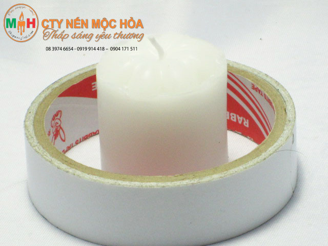 Màu trắng tượng trưng cho sự thật, sự đoàn kết, hòa hợp, và sự toàn vẹn của tinh thần Màu trắng tượng trưng cho sự thật, sự đoàn kết, hòa hợp, và sự toàn vẹn của tinh thần