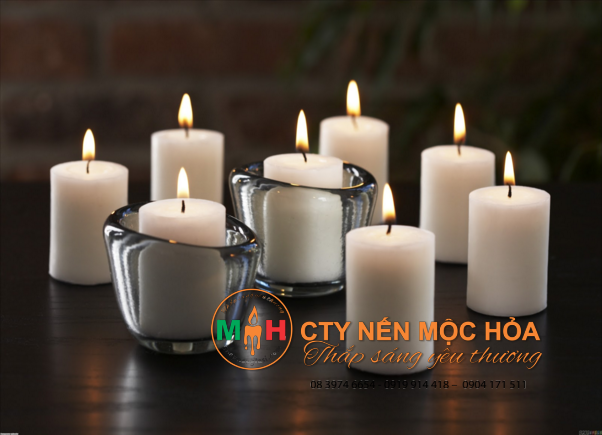 Bạn tỉa ngọn bấc còn khoảng 0.6 cm sẽ khiến cây nến cháy đều với thời gian cháy lâu hơn Bạn tỉa ngọn bấc còn khoảng 0.6 cm sẽ khiến cây nến cháy đều với thời gian cháy lâu hơn