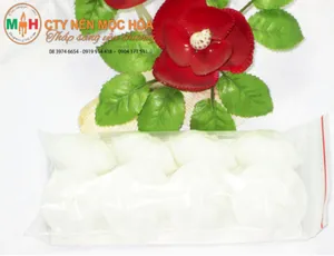Trang trí bữa tối lãng mạng cùng nến nổi thả nước