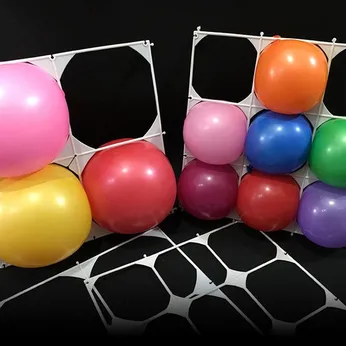 Khung ghép làm tường bong bóng trang trí