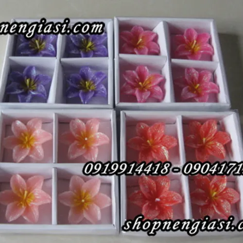 Nến nổi thả nước ”hoa ly” / 4 cái