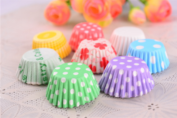 Cốc giấy cupcake giống như những chiếc áo đa sắc màu Cốc giấy cupcake giống như những chiếc áo đa sắc màu