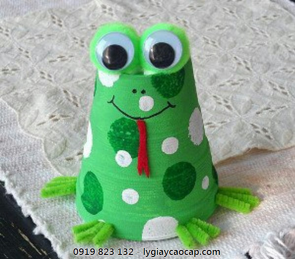 Chú ếch xan đáng yêu sẽ đánh thức bạn vào mỗi buổi sáng Chú ếch xan đáng yêu sẽ đánh thức bạn vào mỗi buổi sáng