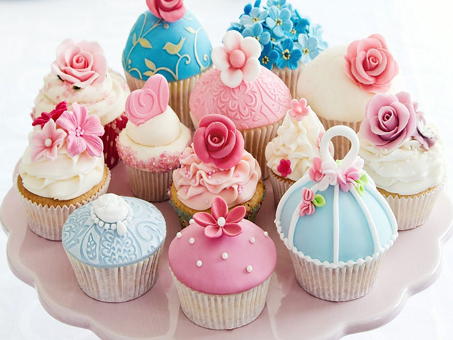 Làm ra những chiếc bánh cupcake xinh xắn là niềm đam mê bất tận của rất nhiều người Làm ra những chiếc bánh cupcake xinh xắn là niềm đam mê bất tận của rất nhiều người