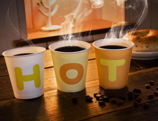 Không chế nước sôi ở nhiệt độ cao vào ly giấy take away, chúng sẽ làm nhựa chảy ra và tan vào đồ uống Không chế nước sôi ở nhiệt độ cao vào ly giấy take away, chúng sẽ làm nhựa chảy ra và tan vào đồ uống