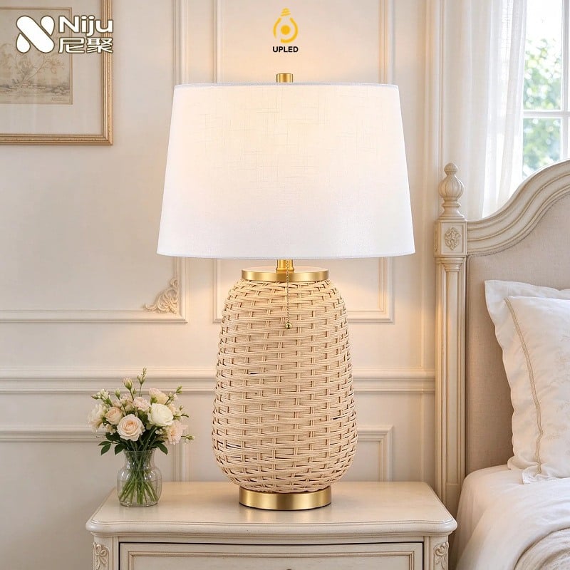 Đèn bàn mây đan phong cách Baccarat