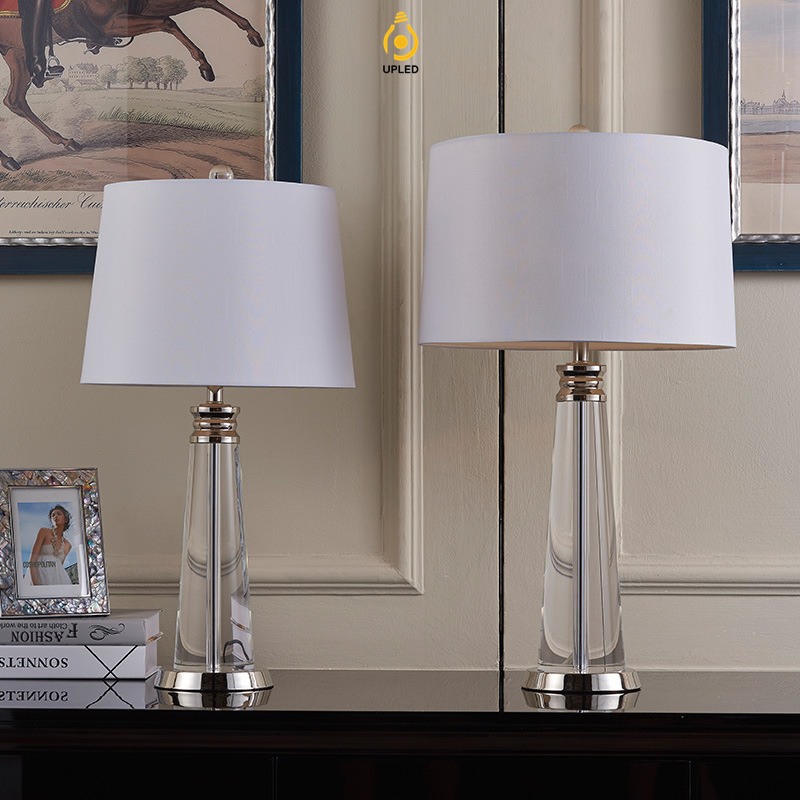 Đèn bàn pha lê chao trắng phong cách Baccarat
