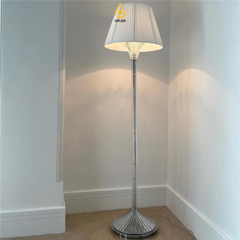 Đèn sàn pha lê chao xếp ly phong cách Baccarat