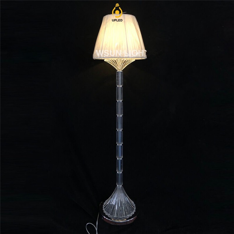 Đèn sàn pha lê chao xếp ly phong cách Baccarat