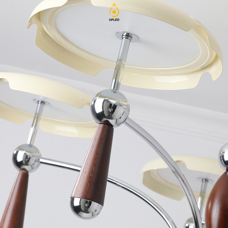 Đèn chùm đĩa acrylic kem thân gỗ phong cách Ý