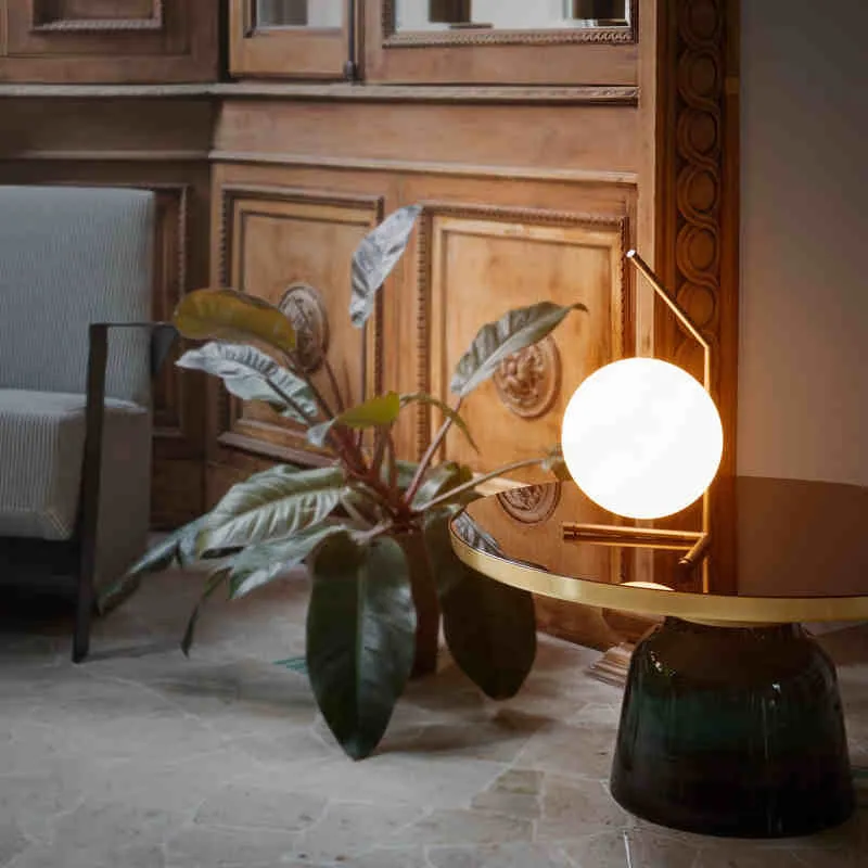 Đèn bàn trang trí phòng ngủ chao tròn