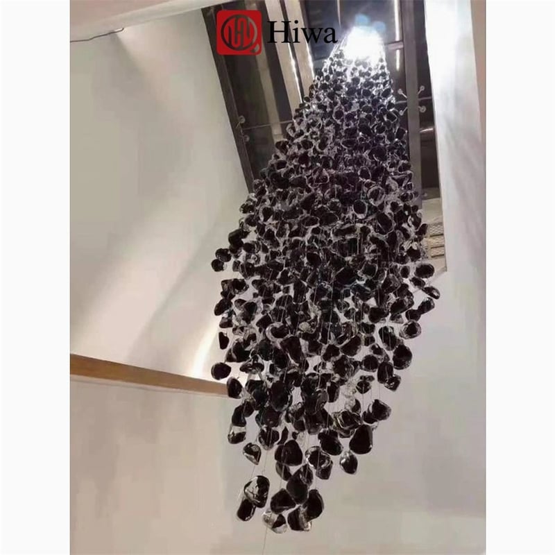 Đèn chùm pha lê dạng treo kết hợp đá trang trí