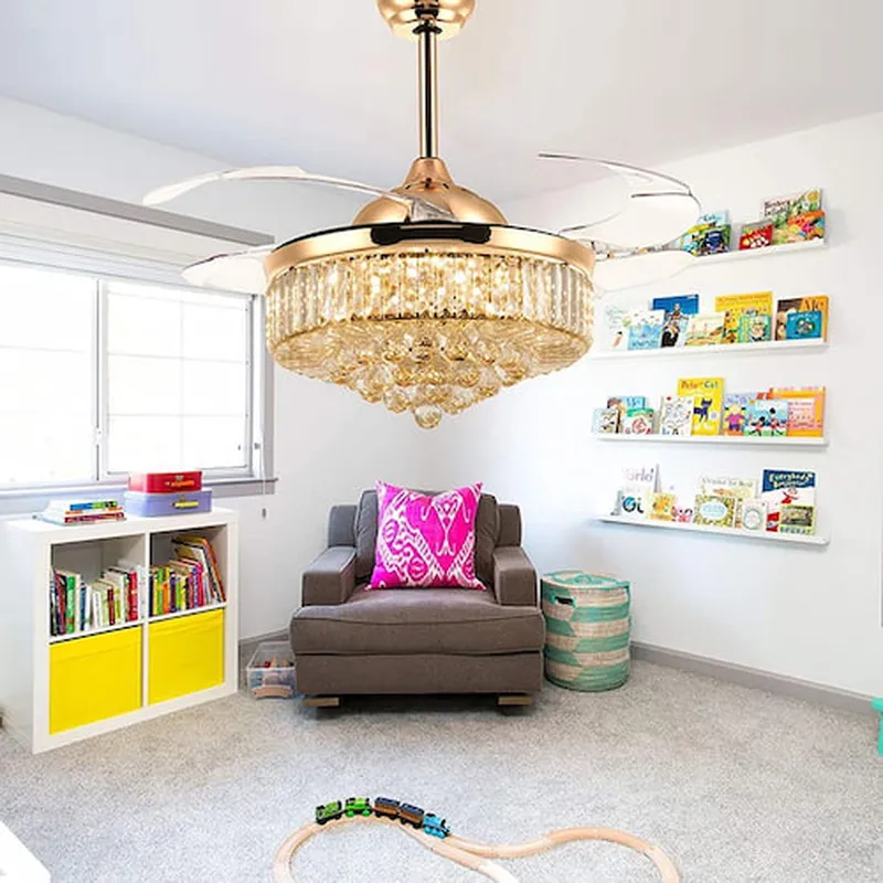 Đèn quạt trần phòng khách Tân Cổ Điển