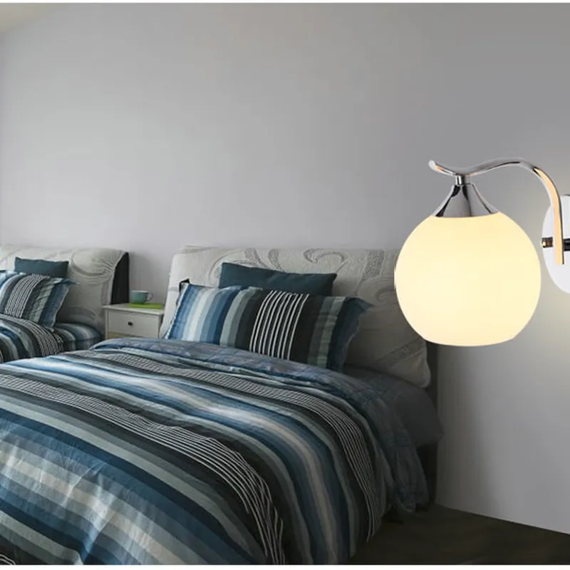 Đèn tường chao tròn trắng sữa hợp kim mạ bóng CAO CẤP