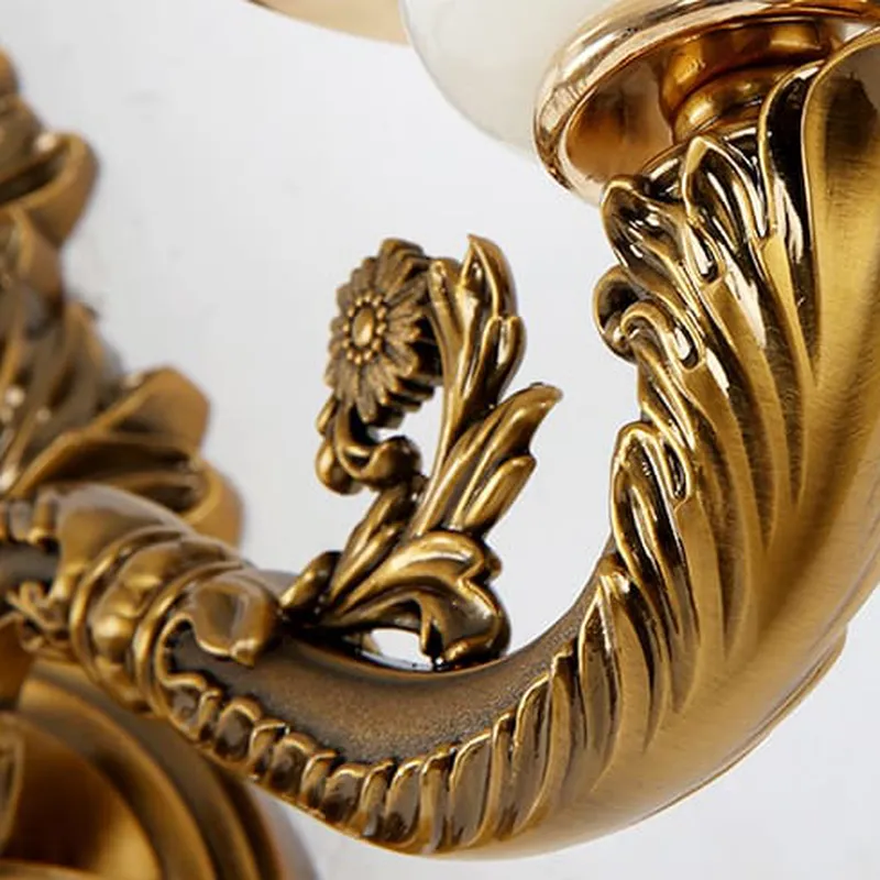 Đèn tường đồng chao thủy tinh trong nhà