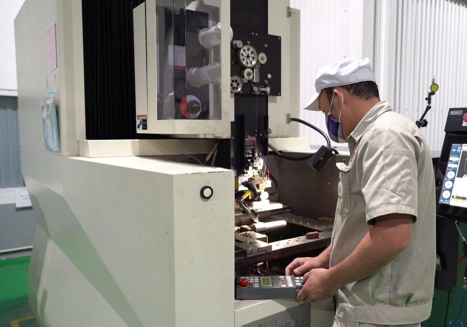 Kỹ thuật sử dụng công nghệ máy CNC