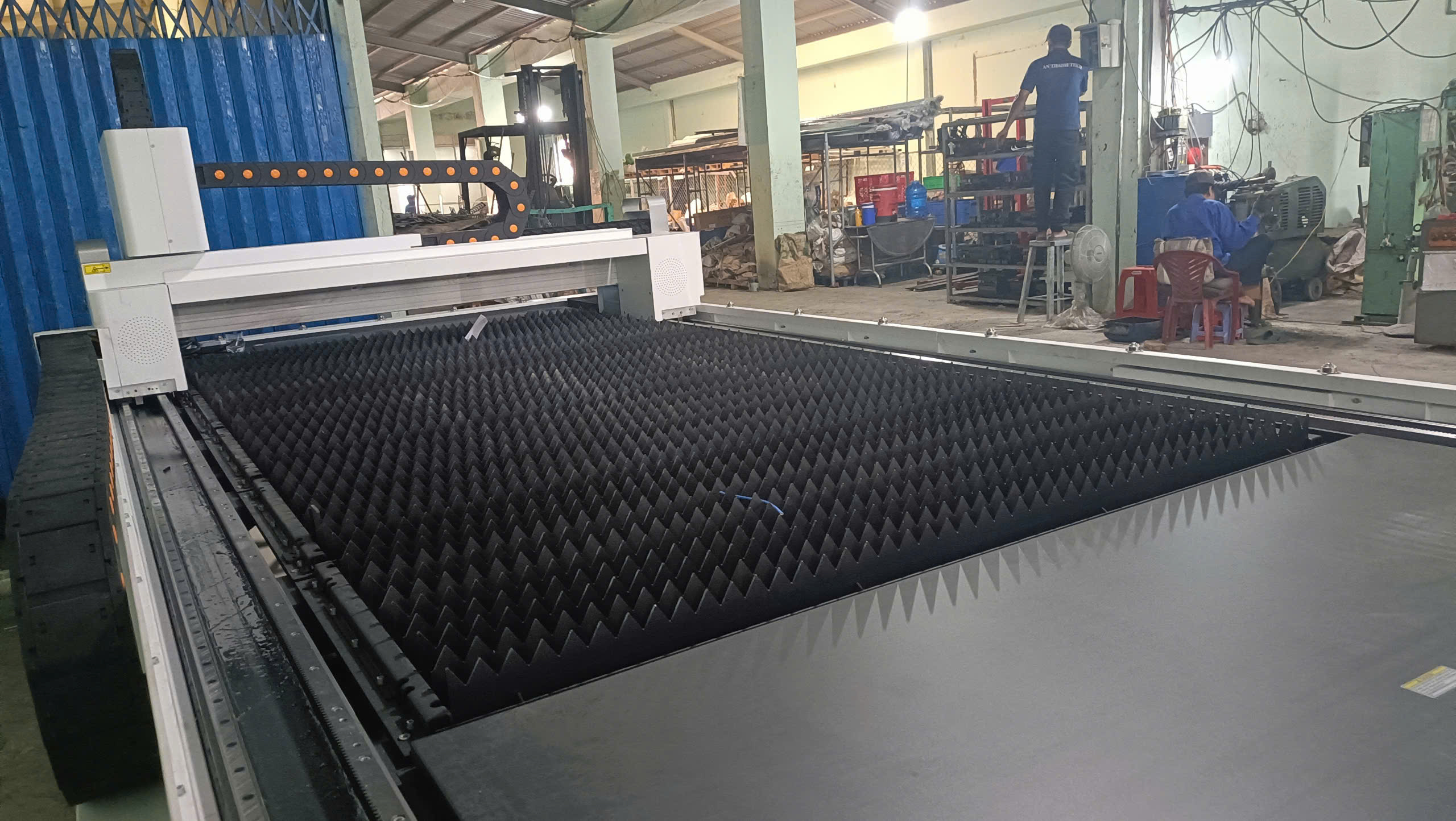 Máy cắt laser công suất cao tại xưởng An Thành, đảm bảo độ chính xác vượt trội. Máy cắt laser công suất cao tại xưởng An Thành, đảm bảo độ chính xác vượt trội.