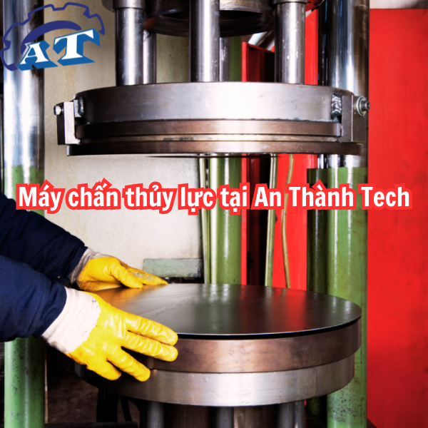 Máy chấn thủy lực tại An Thành Tech xử lý kim loại tấm dày 20mm, phục vụ sản xuất kệ công nghiệp. Máy chấn thủy lực tại An Thành Tech xử lý kim loại tấm dày 20mm, phục vụ sản xuất kệ công nghiệp.
