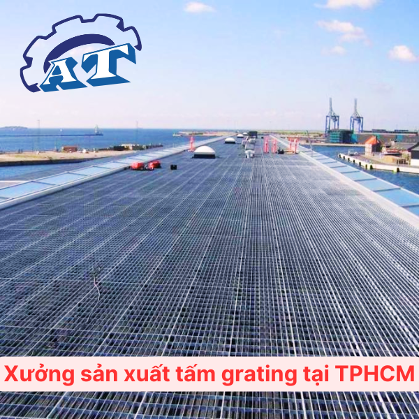 Sàn grating mạ kẽm trong nhà máy sản xuất. Sàn grating mạ kẽm trong nhà máy sản xuất.