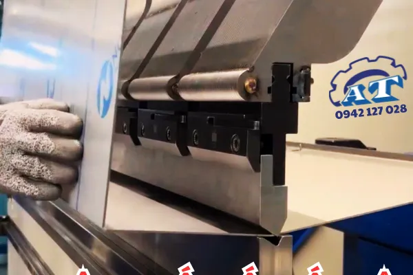 Gia Công Chấn Gấp Kim Loại Theo Yêu Cầu TPHCM | Gia Công Chấn Dập Kim Loại Theo Yêu Cầu Tại TPHCM.