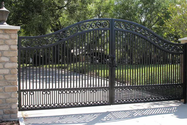 Hoa Văn CNC Sắt Đẹp Giá Rẻ TP HCM 2025: 2000+ Mẫu Độc Quyền, Thi Công Trọn Gói Chỉ 150k/m² | An Thanh Tech