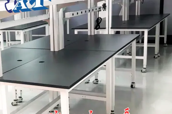 Xưởng Sản Xuất Bàn Thao Tác Tại TPHCM Chuyên Nghiệp Uy Tín Nhanh Chóng