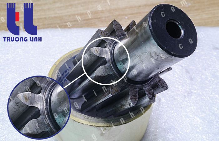 Trục bánh răng với nhiều vết xước
