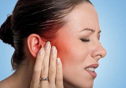 Dấu hiệu bấm lỗ tai bị nhiễm trùng