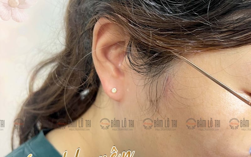 Xỏ khuyên tai không đau tại Xỏ khuyên chuẩn Y khoa an toàn và thẩm mỹ hàng đầu