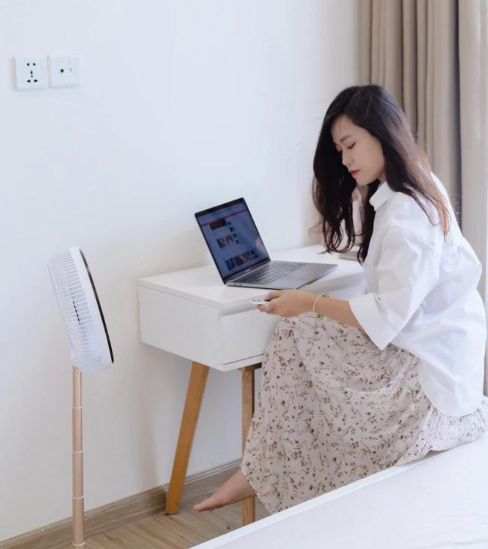 quạt gấp thông minh tích điện ELEGANT quạt gấp thông minh tích điện ELEGANT