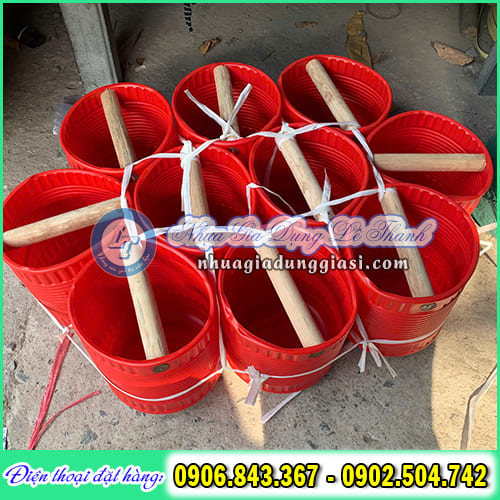 Gàu nhựa múc nước giá sỉ mẫu mã đẹp bền bỉ Gàu nhựa múc nước giá sỉ mẫu mã đẹp bền bỉ