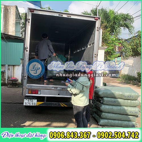 Gàu nhựa múc nước giao hàng tận nơi Gàu nhựa múc nước giao hàng tận nơi