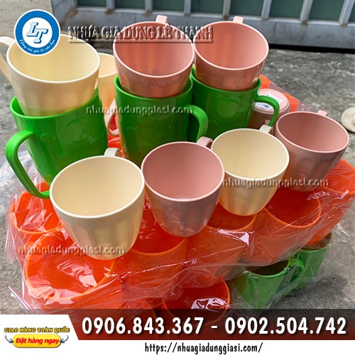 Ca nhựa uống nước dày dặn Ca nhựa uống nước dày dặn