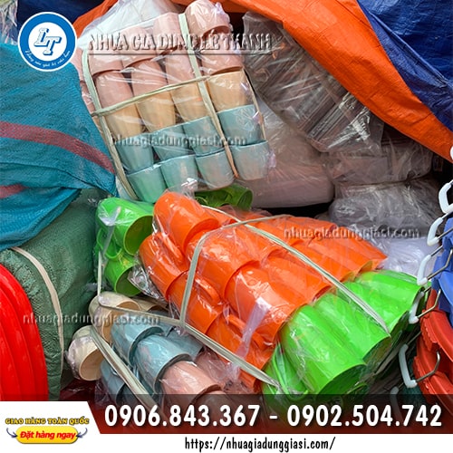 Ca nhựa uống nước giá rẻ sẵn kho Ca nhựa uống nước giá rẻ sẵn kho
