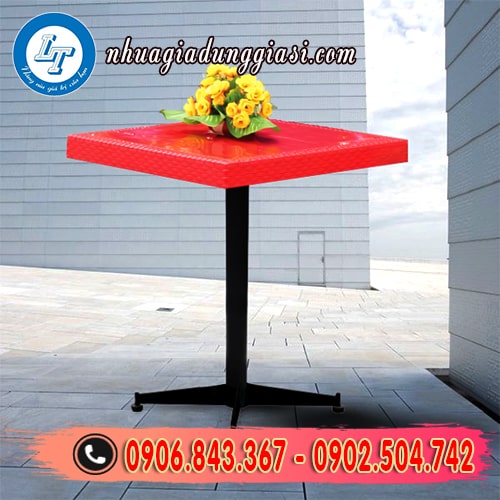 Bàn đan mây chân sắt