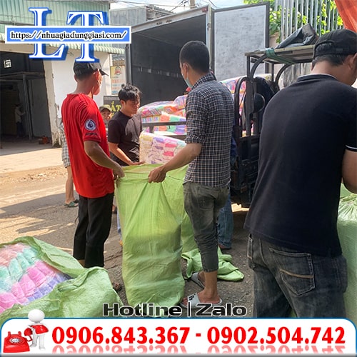 Áo mưa tiện lợi dùng 1 lần giá rẻ giao hàng miễn phí Áo mưa tiện lợi dùng 1 lần giá rẻ giao hàng miễn phí