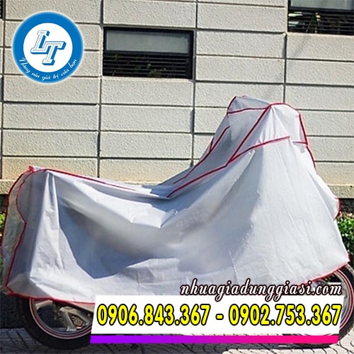 Áo trùm xe máy hạn chế ánh nắng chiếu trực tiếp vào xe