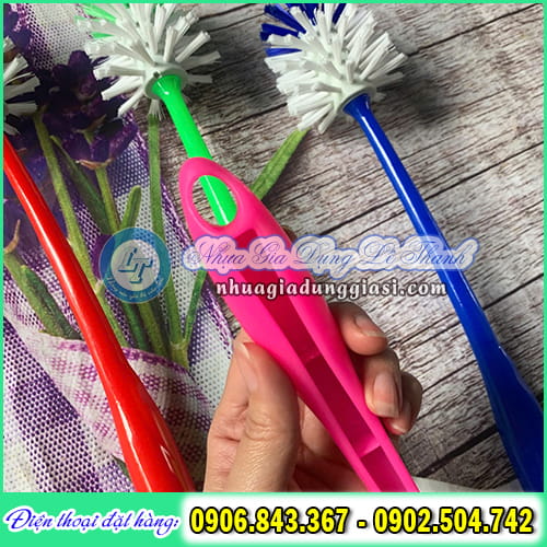 Bàn chải cọ toilet cán dài lỗ treo tiện lợi Bàn chải cọ toilet cán dài lỗ treo tiện lợi